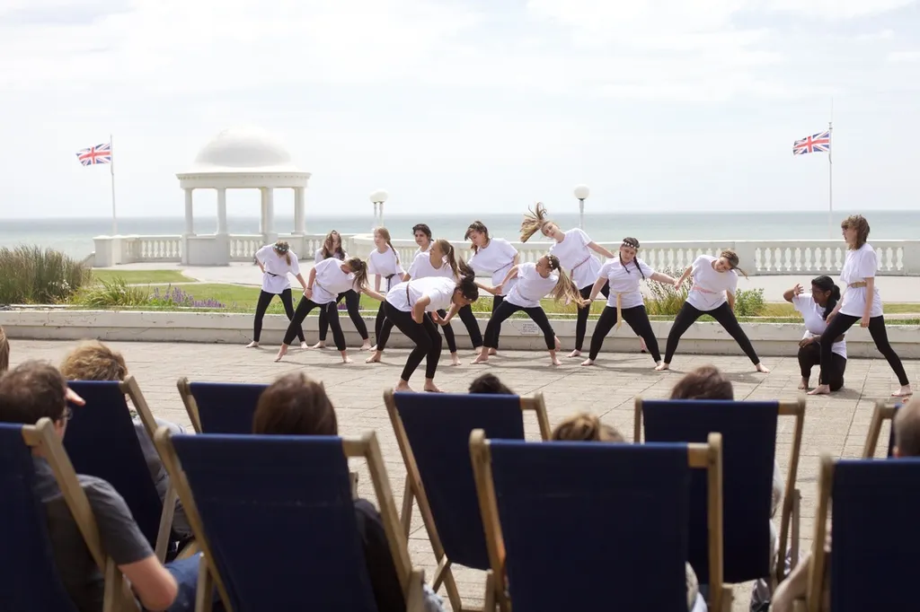 Student performance outside the De La Warr